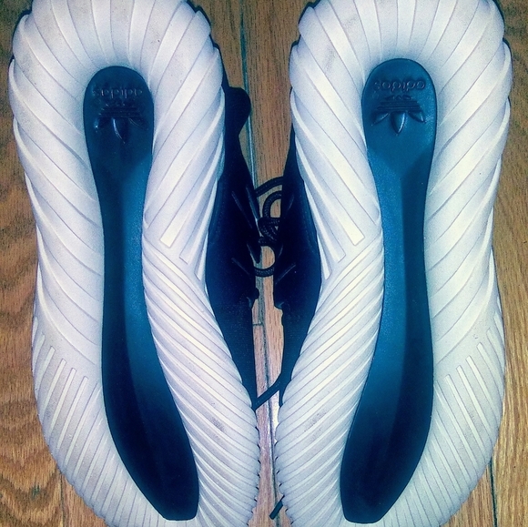 Adidas Tubular Doom PK Size 11 New never worn no box. - Picture 3 of 6